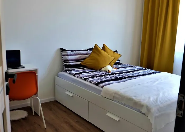Nauji Apartamentai Su Kiemeliu *